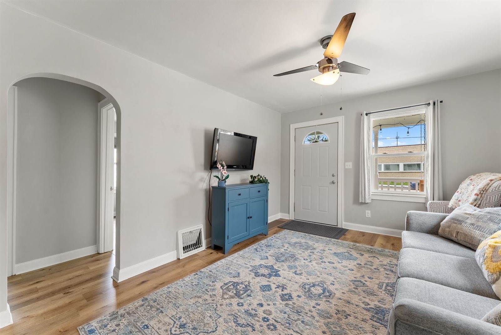 105 South Russell Avenue, Geneseo, IL 61254