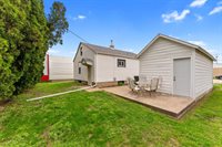105 South Russell Avenue, Geneseo, IL 61254