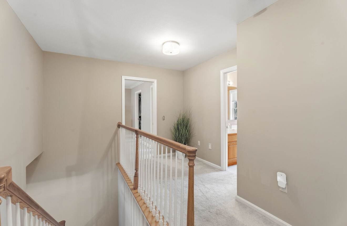 1005 Buck Hill Drive, Veazie, ME 04401