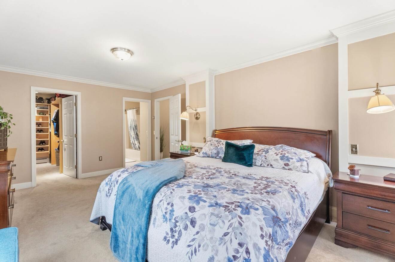 1005 Buck Hill Drive, Veazie, ME 04401