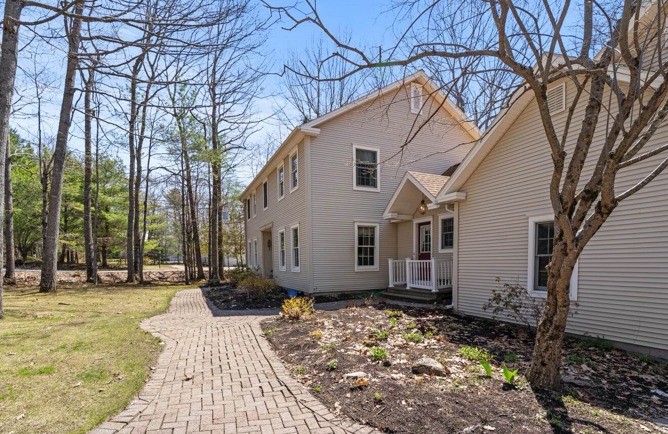 1005 Buck Hill Drive, Veazie, ME 04401