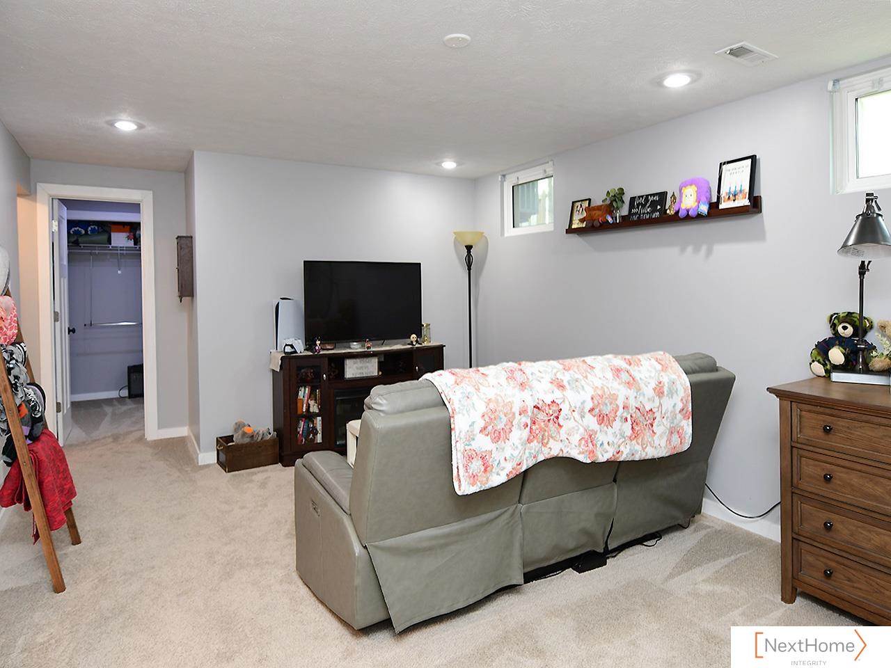 7201 Canyon Road, Lincoln, NE 68516