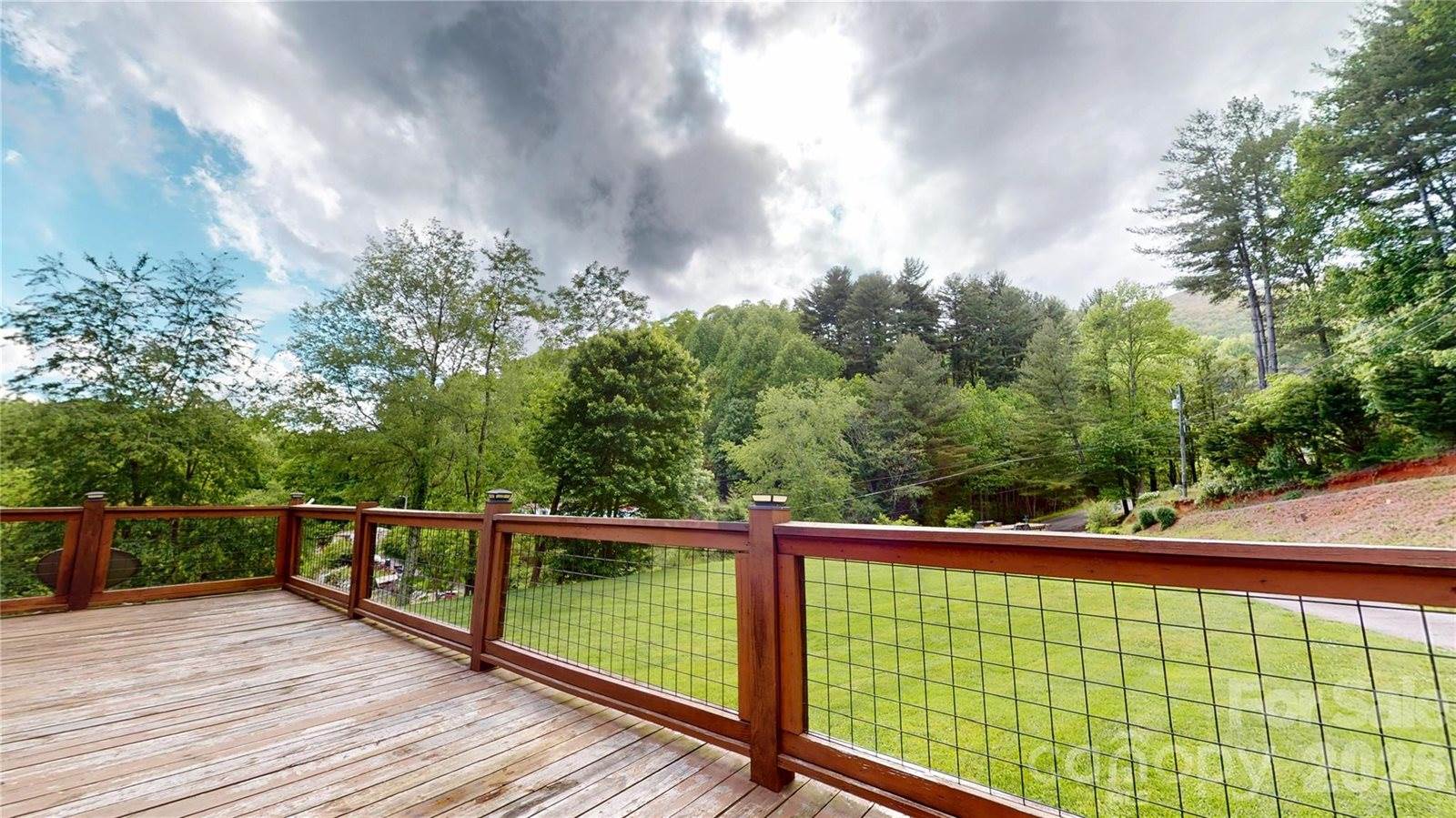 10 Betty's Drive, Waynesville, NC 28786