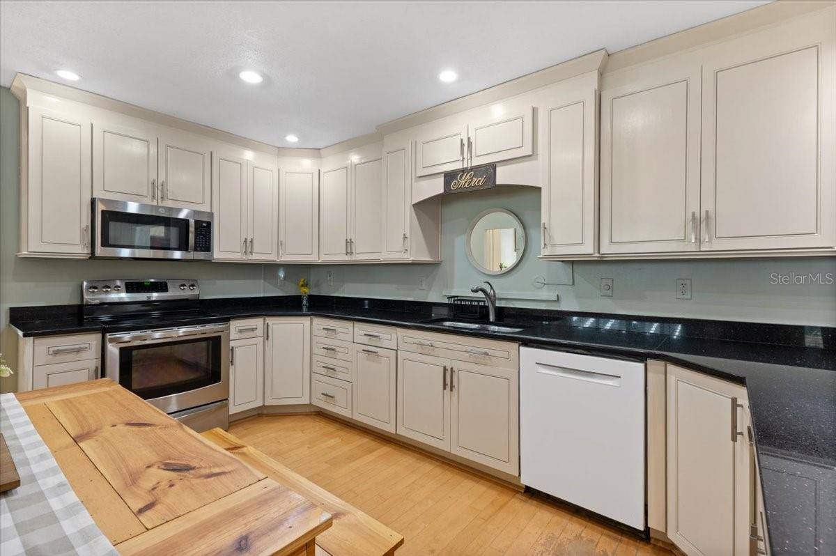 7816 3RD Avenue West, Bradenton, FL 34209