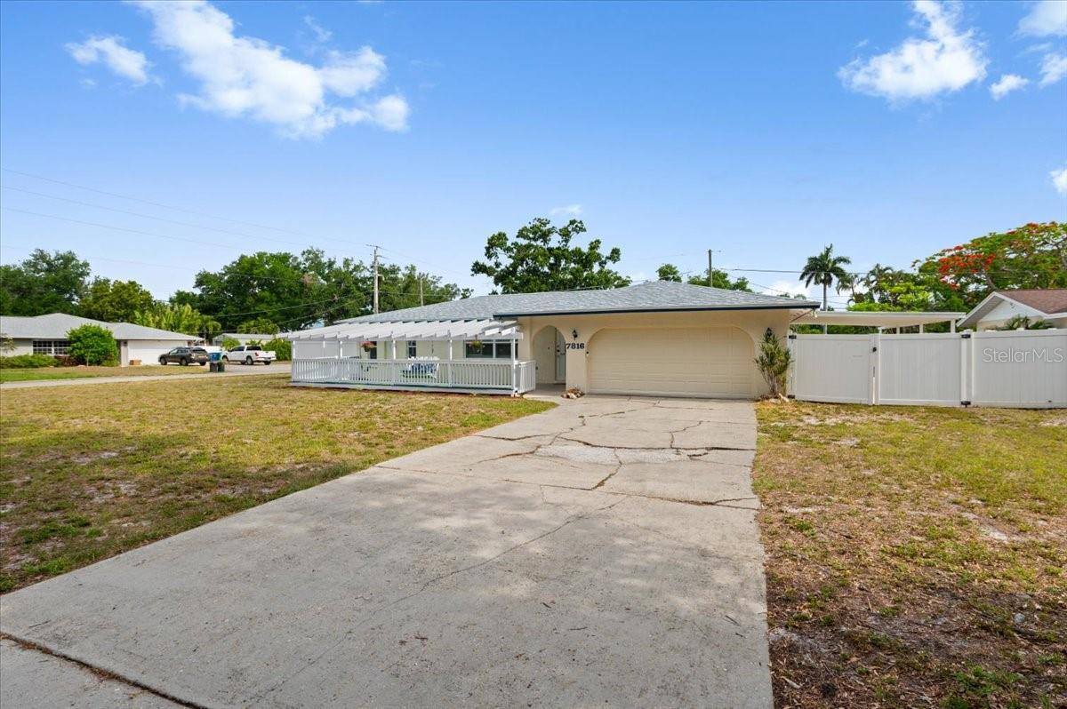 7816 3RD Avenue West, Bradenton, FL 34209