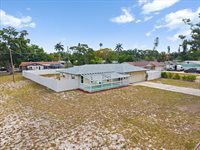 7816 3RD Avenue West, Bradenton, FL 34209