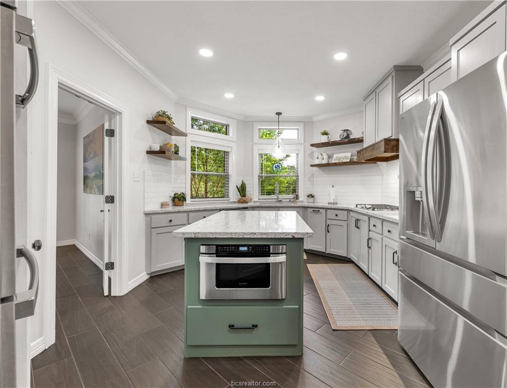 9310 Amberwood Court, College Station, TX 77845