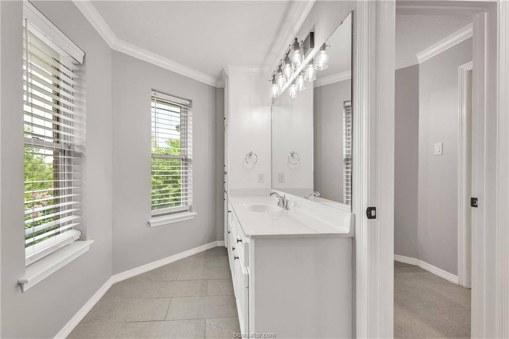 9310 Amberwood Court, College Station, TX 77845