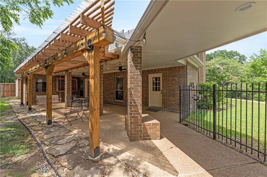 9310 Amberwood Court, College Station, TX 77845