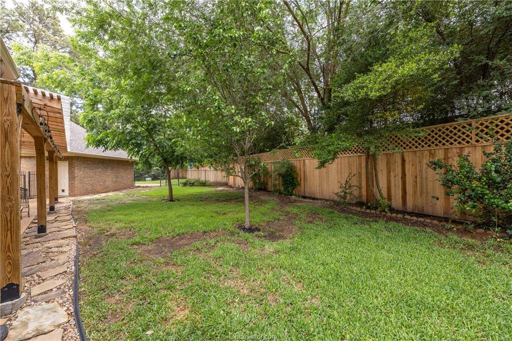 9310 Amberwood Court, College Station, TX 77845