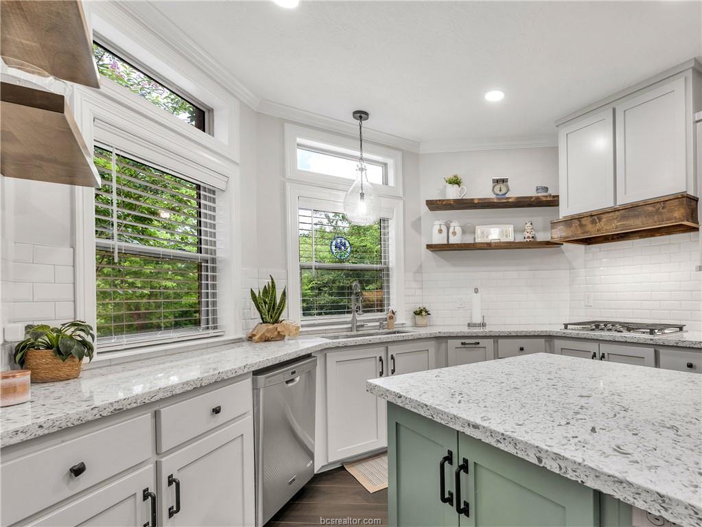 9310 Amberwood Court, College Station, TX 77845