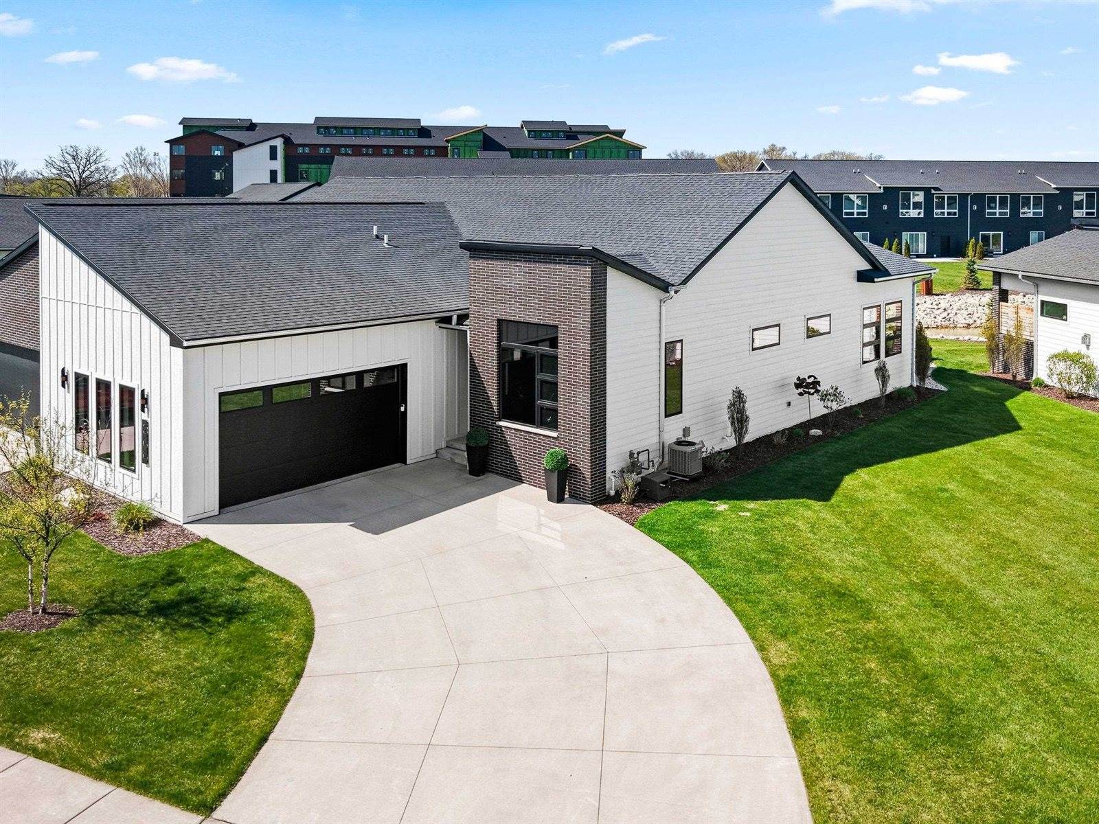 366 Aldon Circle, Green Bay, WI 54304