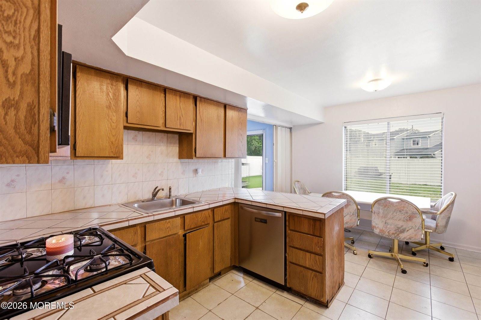 9 Snowdrift Lane, Howell, NJ 07731