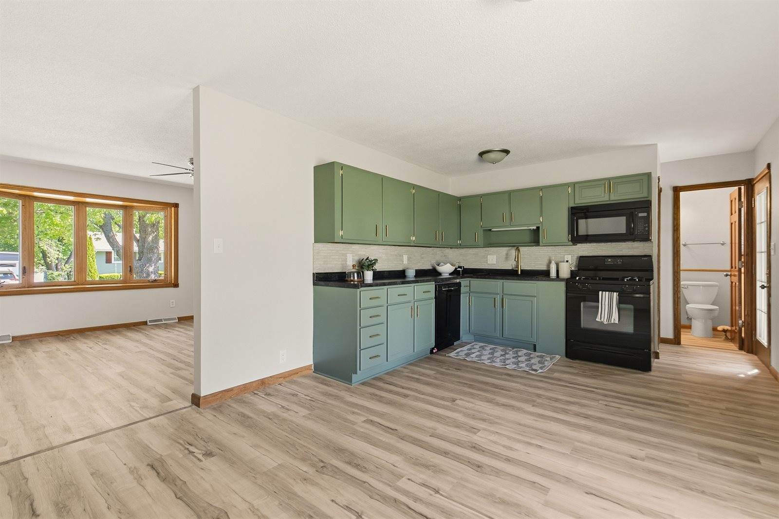 1501 Cherry Hills Road, Bettendorf, IA 52722