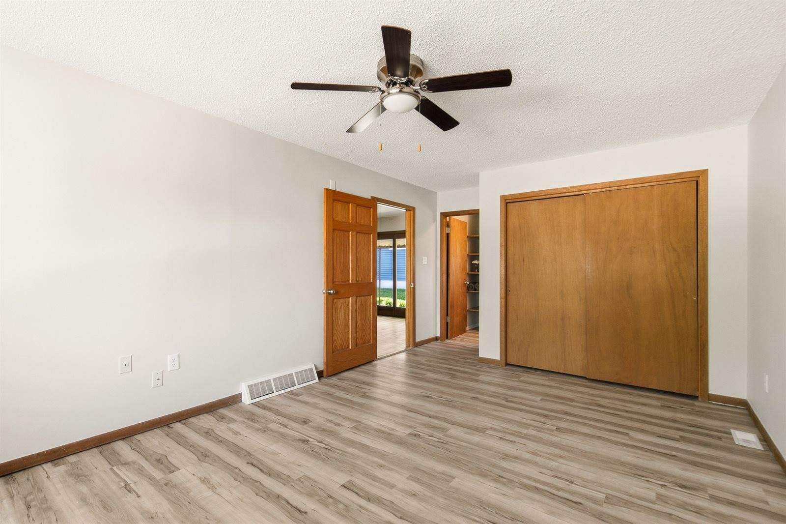 1501 Cherry Hills Road, Bettendorf, IA 52722