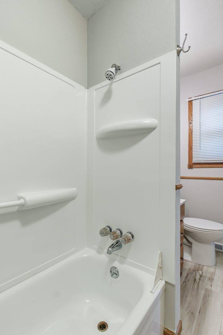 1501 Cherry Hills Road, Bettendorf, IA 52722
