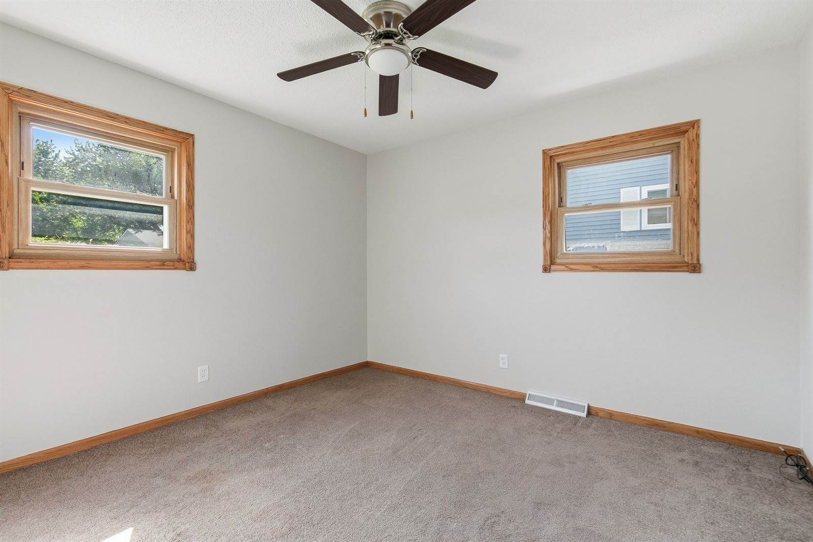 1501 Cherry Hills Road, Bettendorf, IA 52722