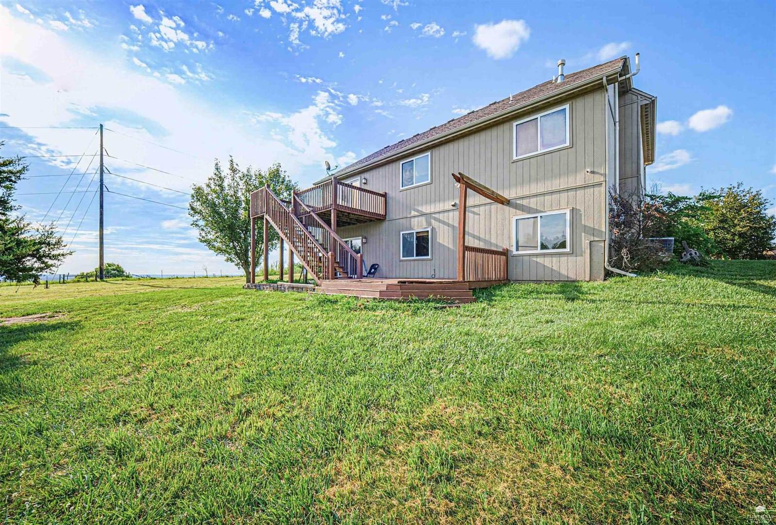 2608 Brooke Bend, Junction City, KS 66441