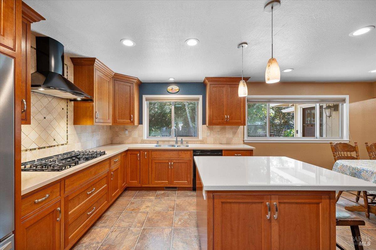 8030 Elphick Road, Sebastopol, CA 95472
