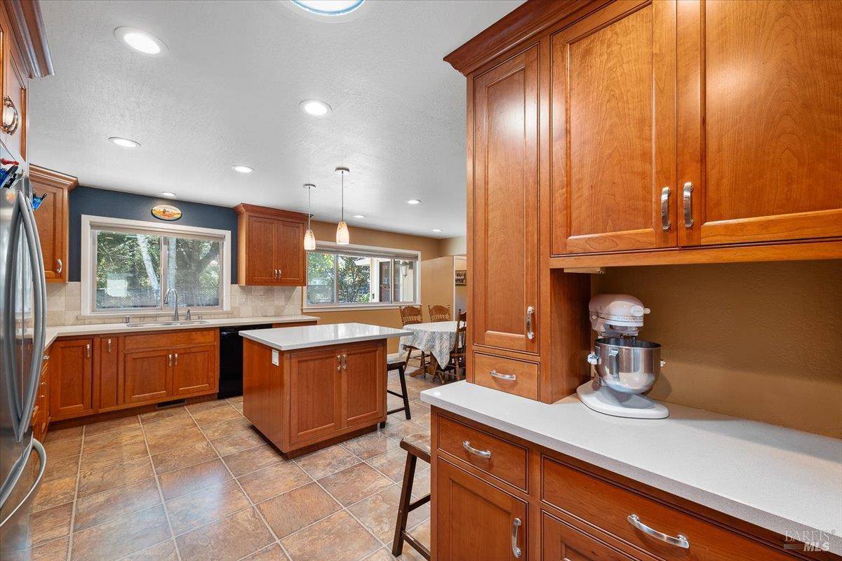 8030 Elphick Road, Sebastopol, CA 95472