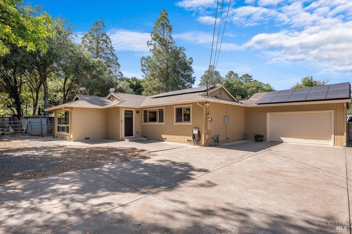 8030 Elphick Road, Sebastopol, CA 95472