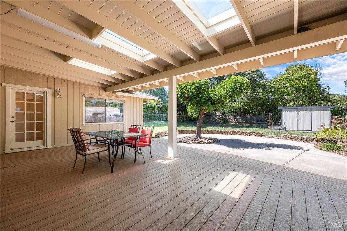8030 Elphick Road, Sebastopol, CA 95472