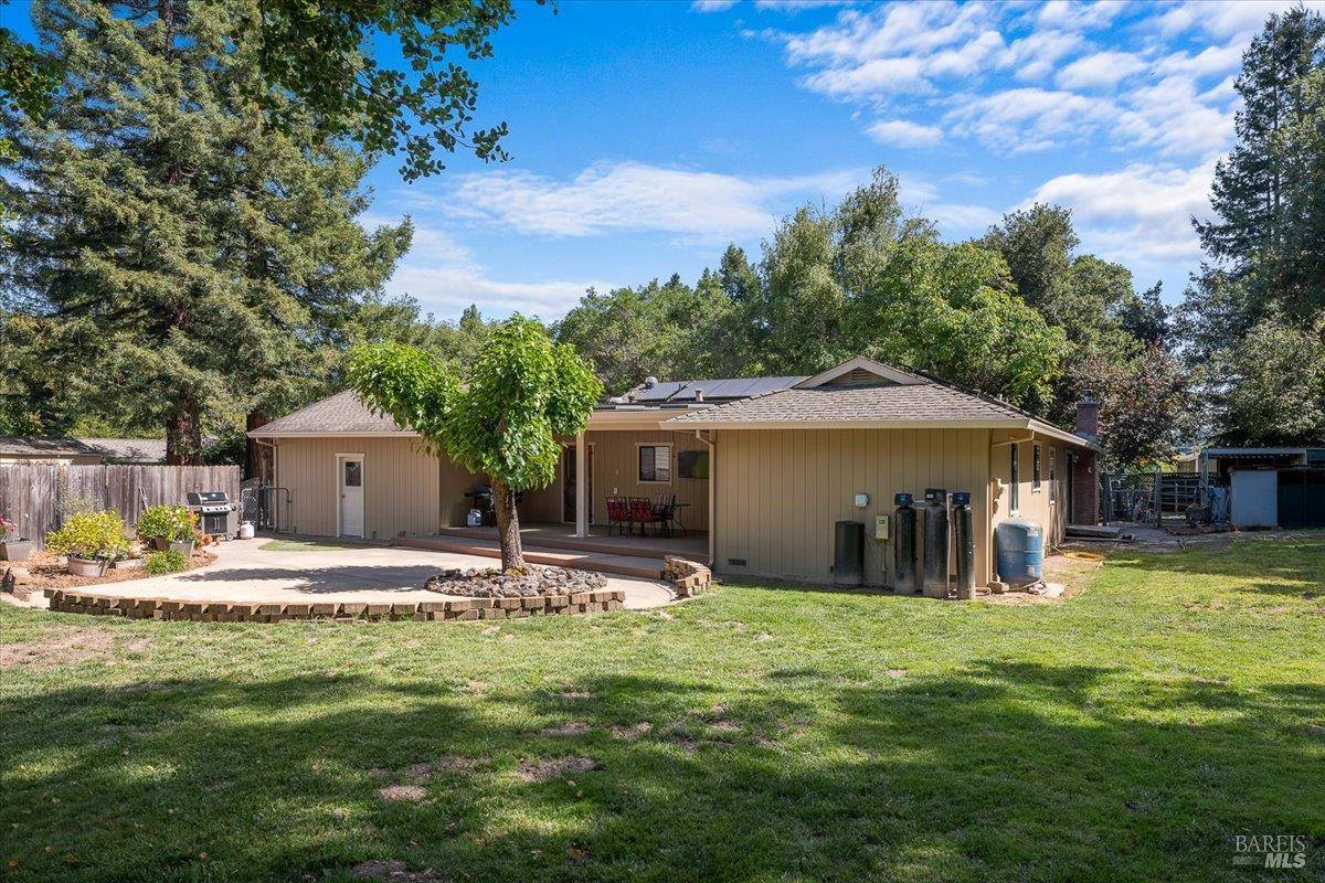 8030 Elphick Road, Sebastopol, CA 95472
