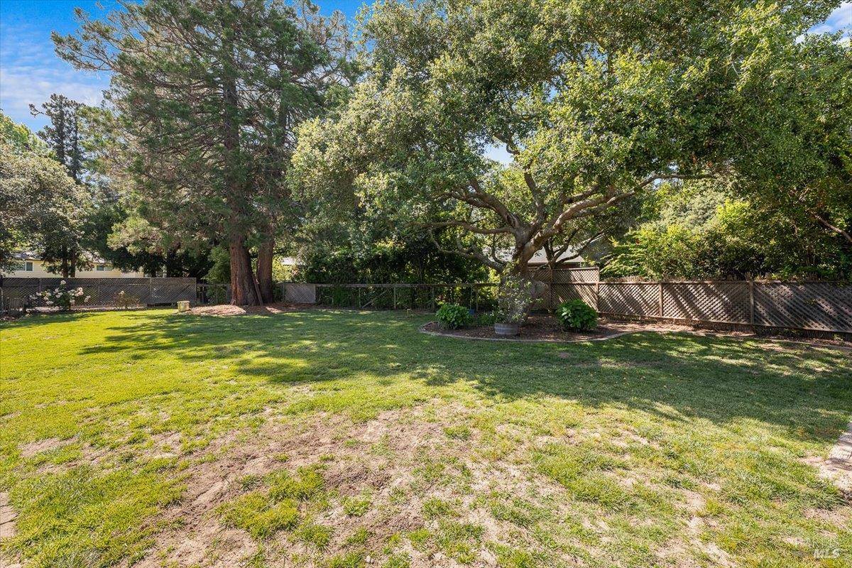 8030 Elphick Road, Sebastopol, CA 95472