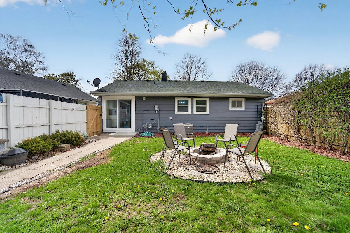 3240 South 72nd St, Milwaukee, WI 53219