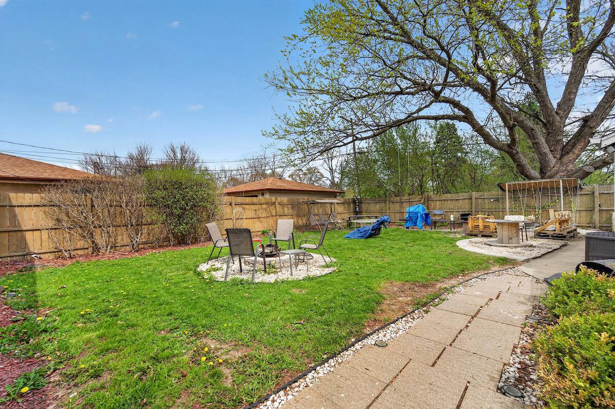 3240 South 72nd St, Milwaukee, WI 53219