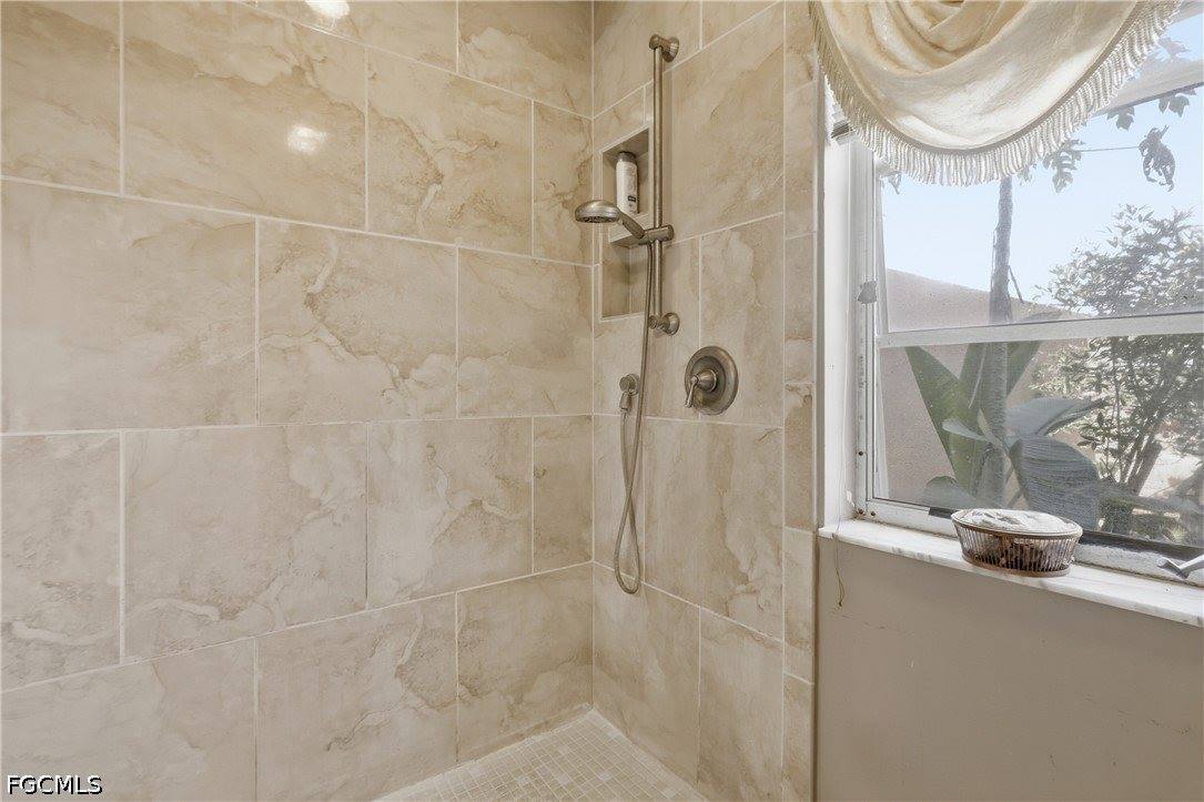 9753 Maplecrest Circle, Lehigh Acres, FL 33936