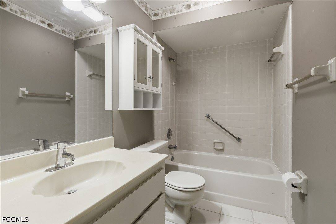 9753 Maplecrest Circle, Lehigh Acres, FL 33936