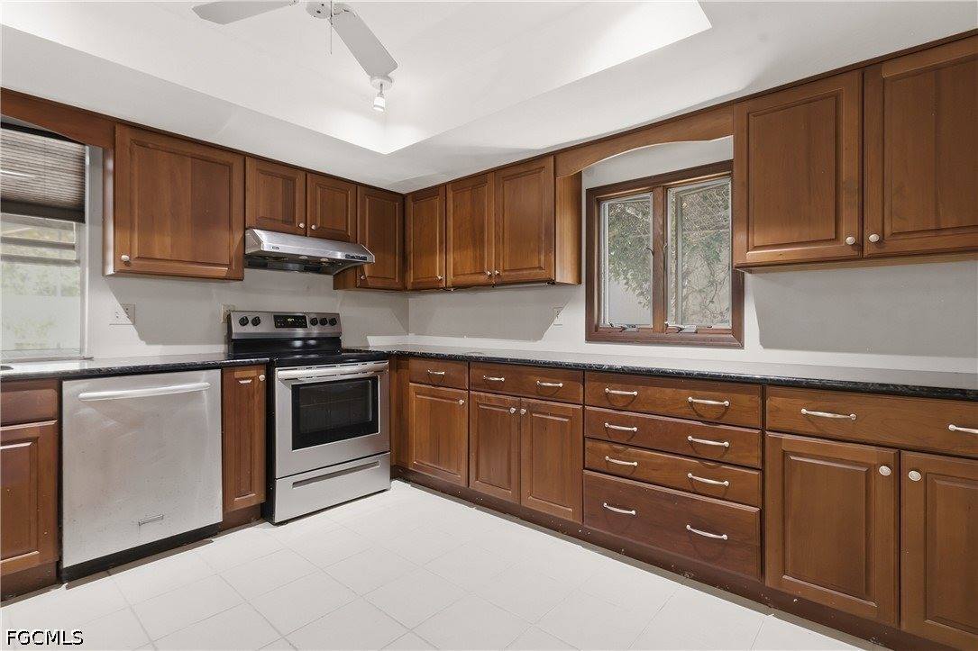 9753 Maplecrest Circle, Lehigh Acres, FL 33936