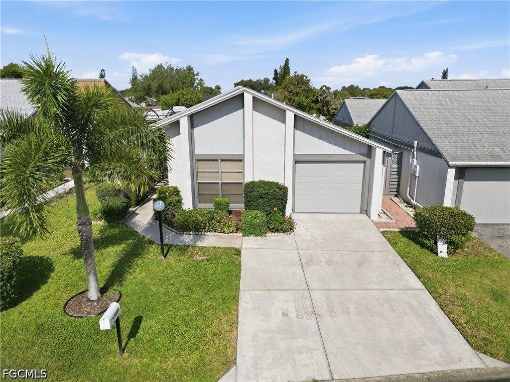 9753 Maplecrest Circle, Lehigh Acres, FL 33936
