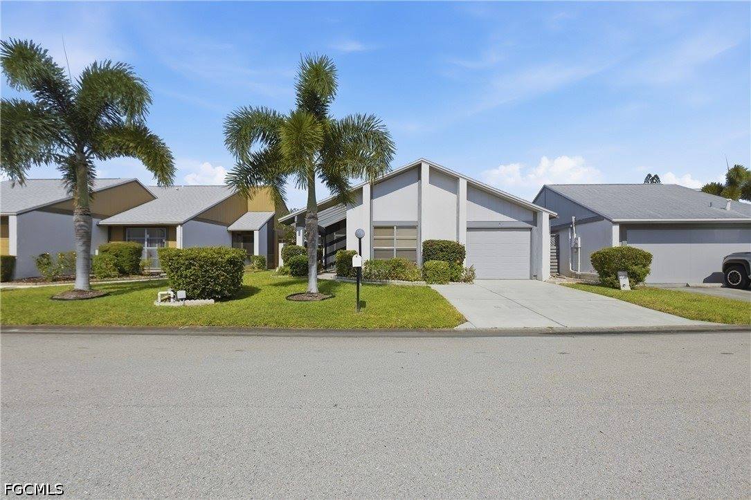 9753 Maplecrest Circle, Lehigh Acres, FL 33936