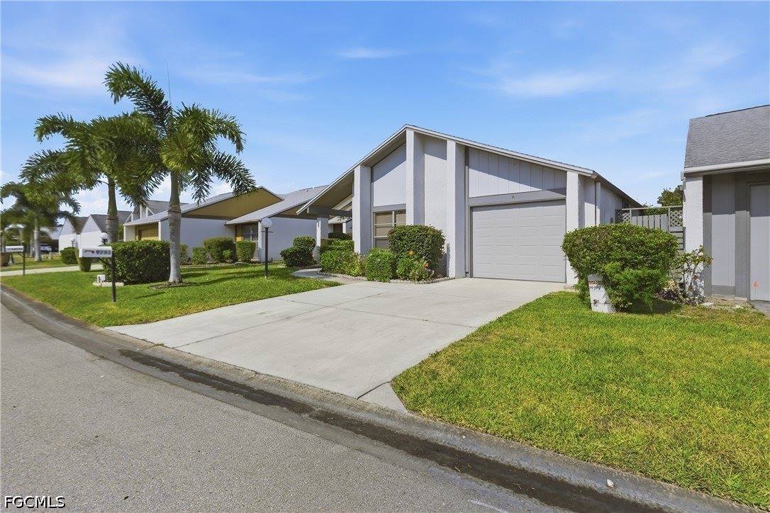 9753 Maplecrest Circle, Lehigh Acres, FL 33936