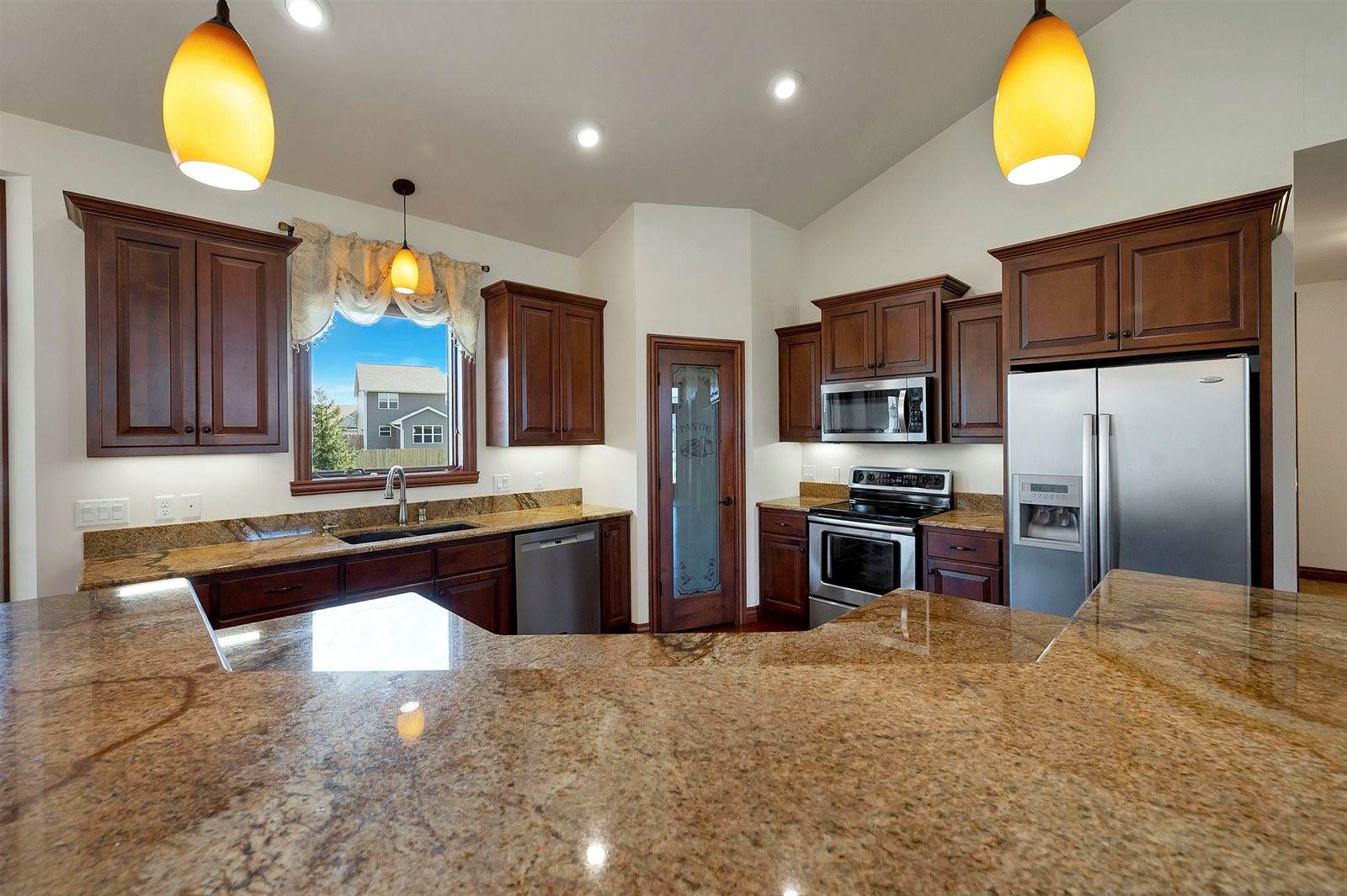334 Whispering Creek Court, Green Bay, WI 54303