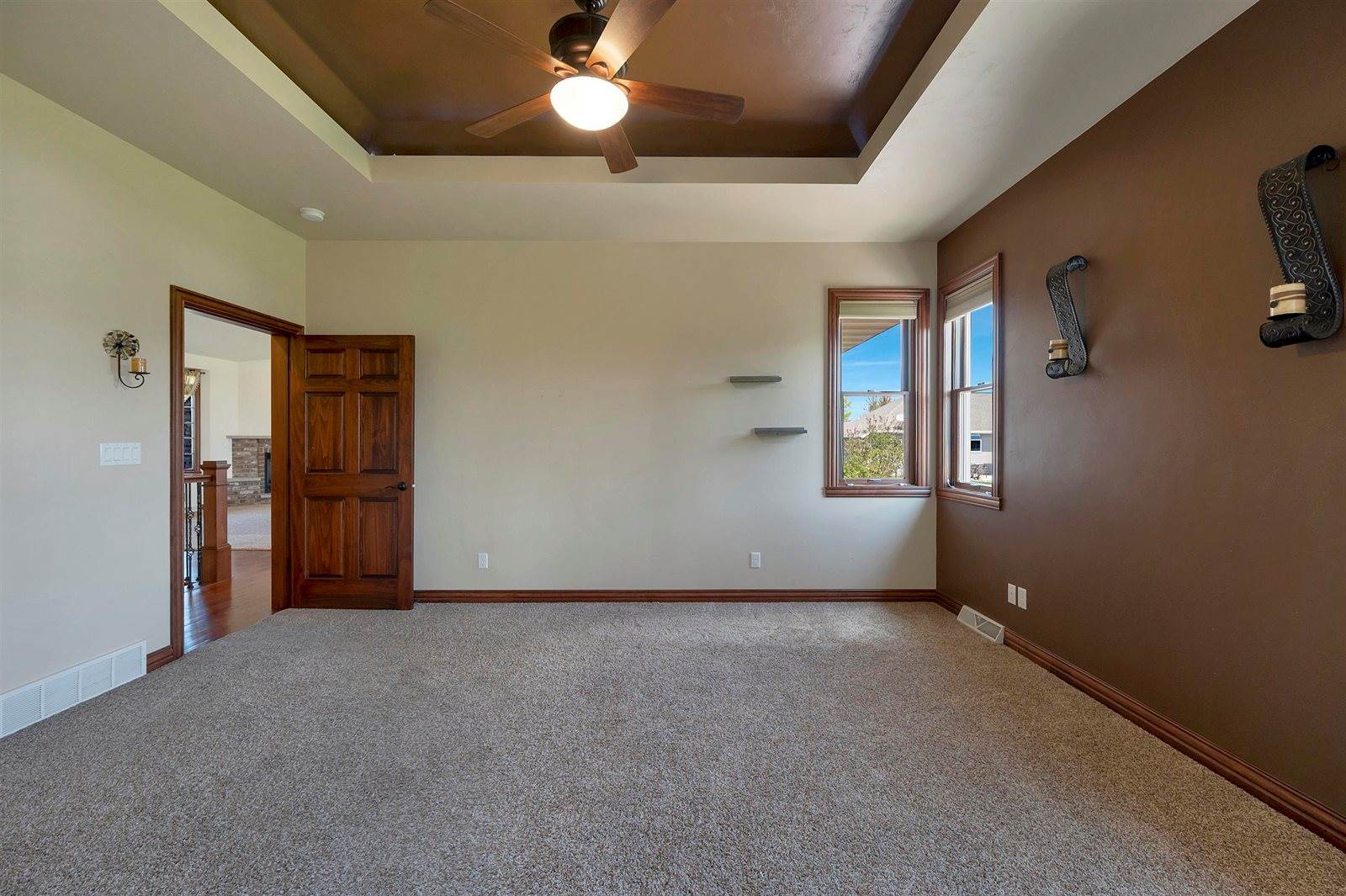 334 Whispering Creek Court, Green Bay, WI 54303