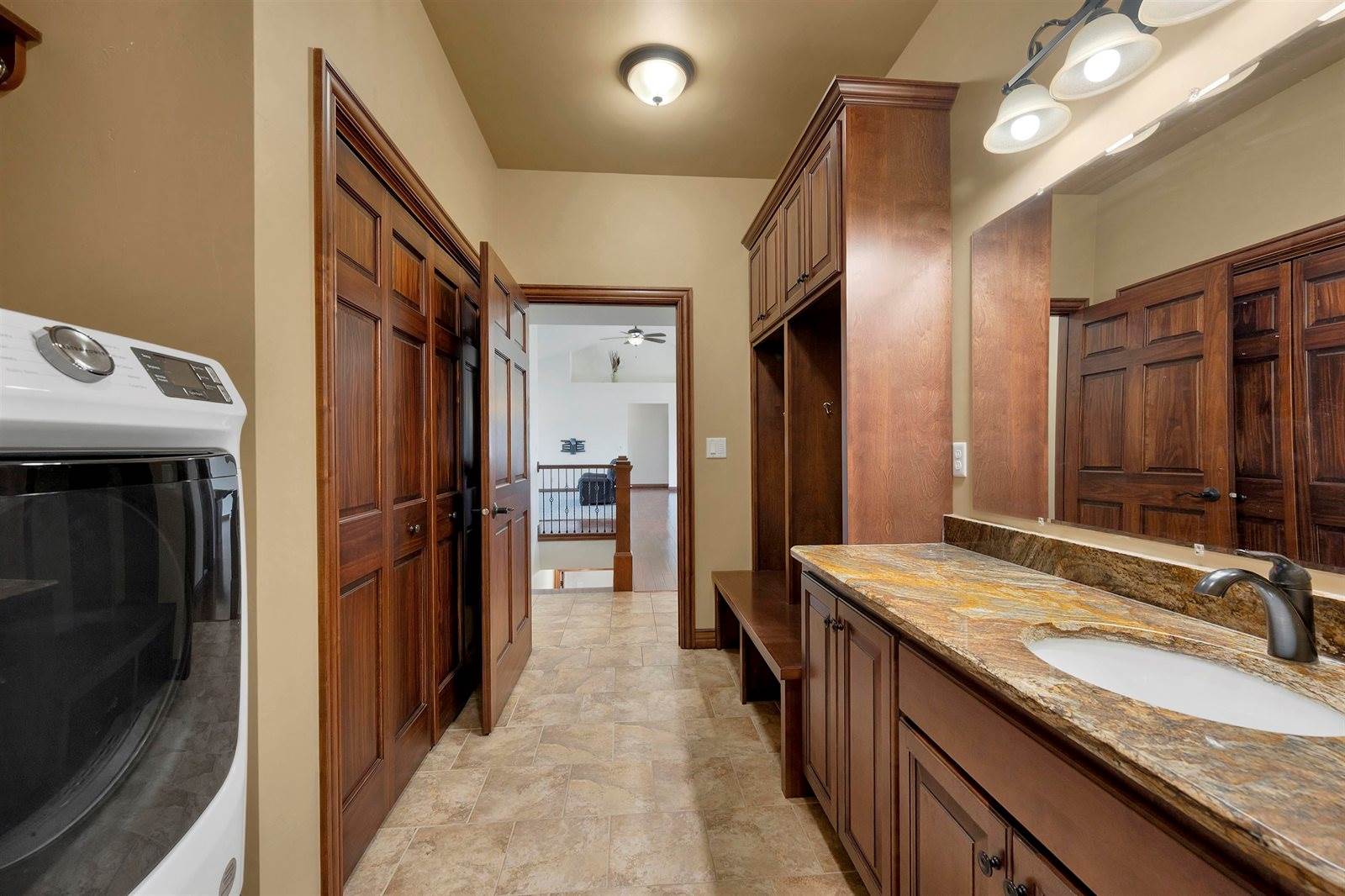 334 Whispering Creek Court, Green Bay, WI 54303