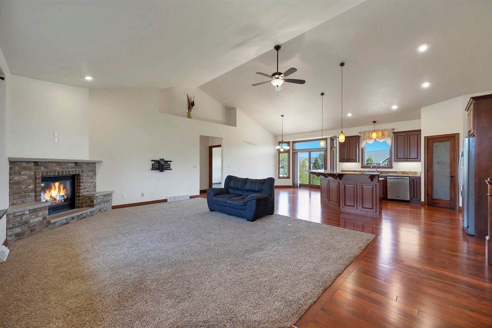 334 Whispering Creek Court, Green Bay, WI 54303