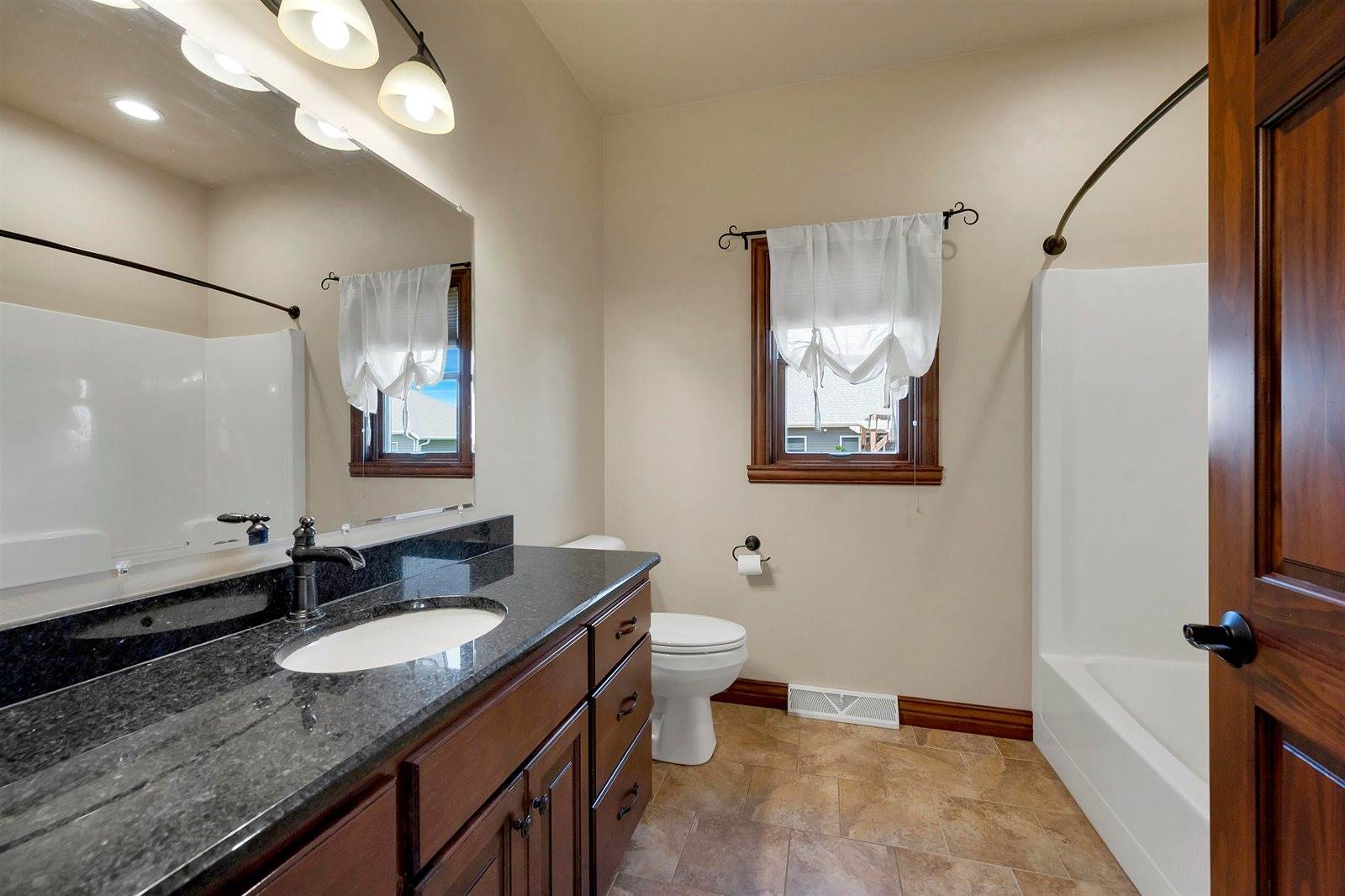 334 Whispering Creek Court, Green Bay, WI 54303