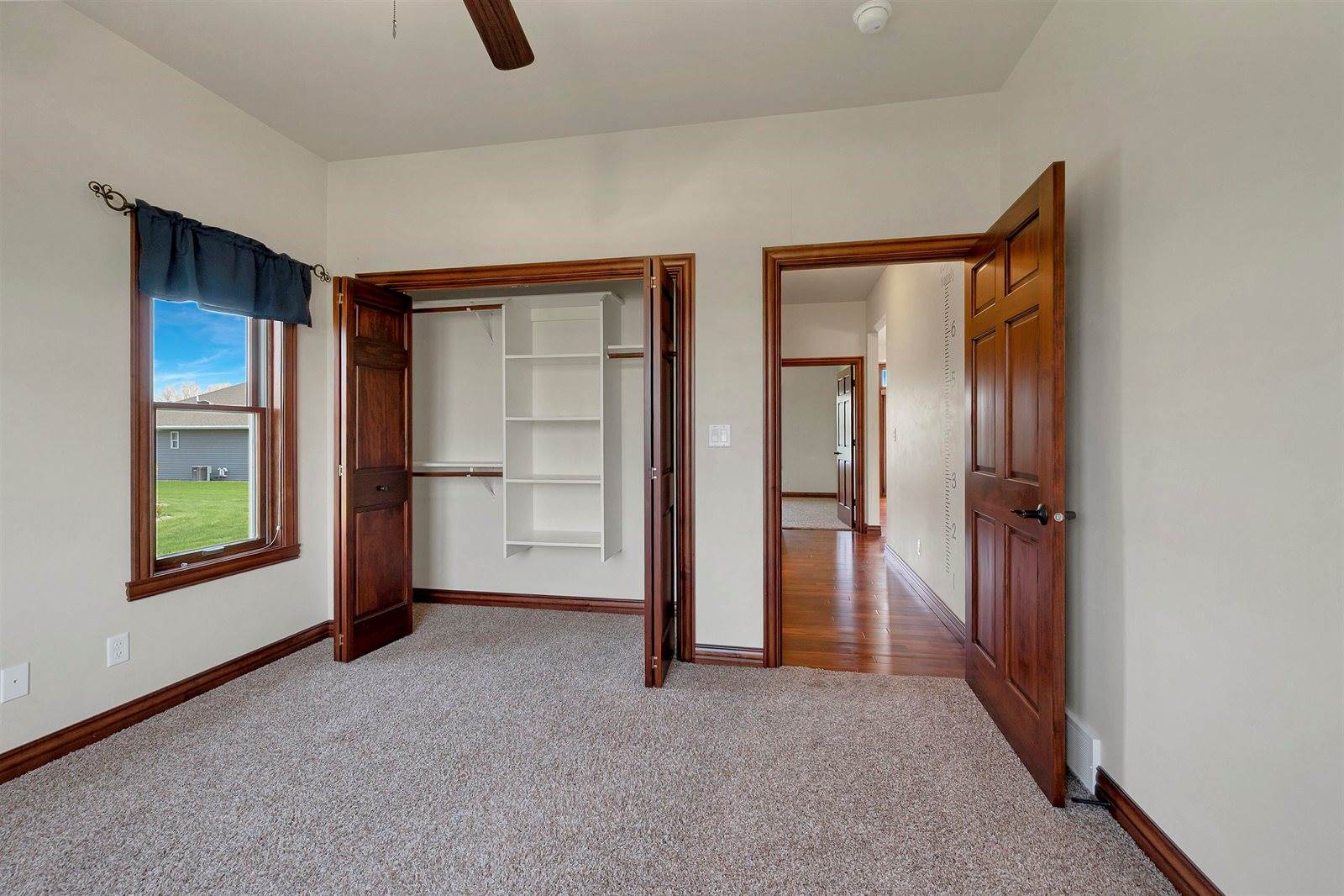 334 Whispering Creek Court, Green Bay, WI 54303