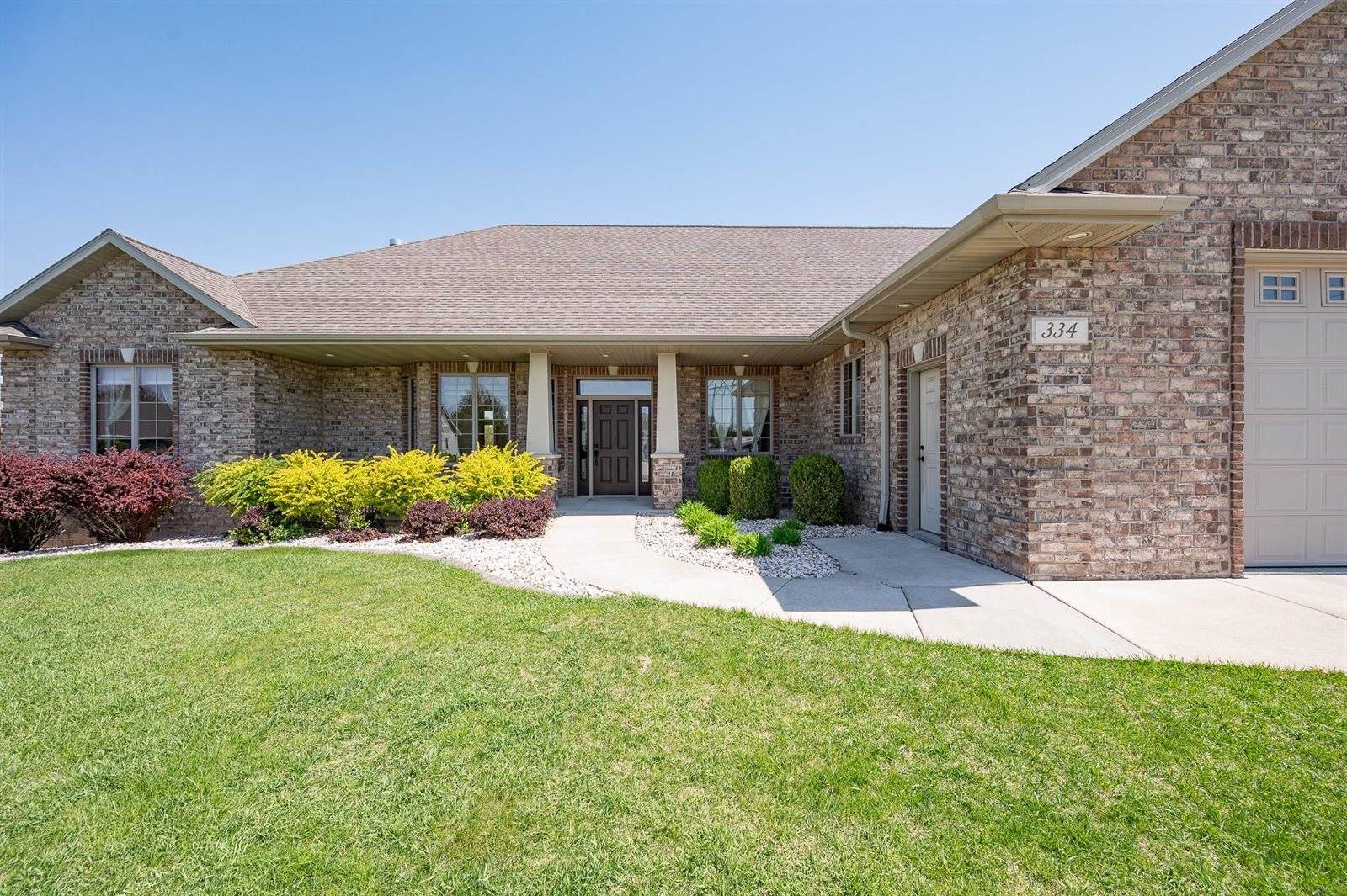 334 Whispering Creek Court, Green Bay, WI 54303