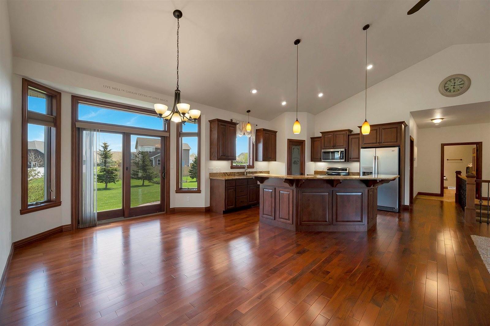 334 Whispering Creek Court, Green Bay, WI 54303