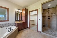 334 Whispering Creek Court, Green Bay, WI 54303