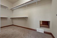 334 Whispering Creek Court, Green Bay, WI 54303