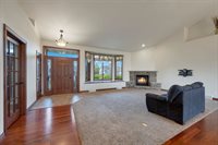 334 Whispering Creek Court, Green Bay, WI 54303