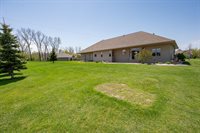334 Whispering Creek Court, Green Bay, WI 54303