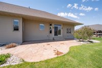 334 Whispering Creek Court, Green Bay, WI 54303