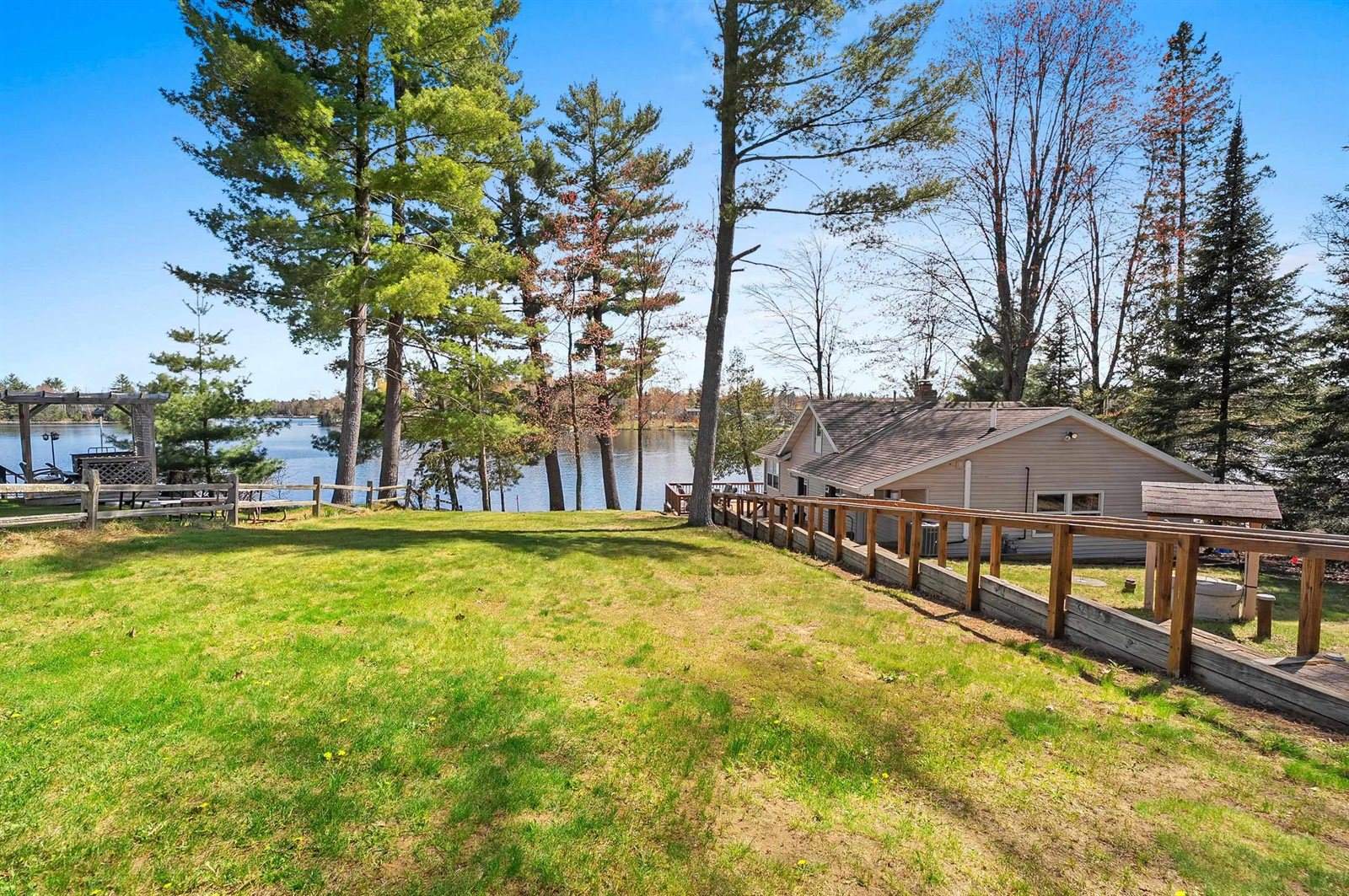 13763 Lake Shore Lane, Mountain, WI 54149